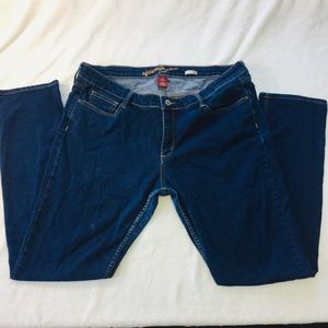 Arizona Jeans Lightly Worn Size: 19 Average